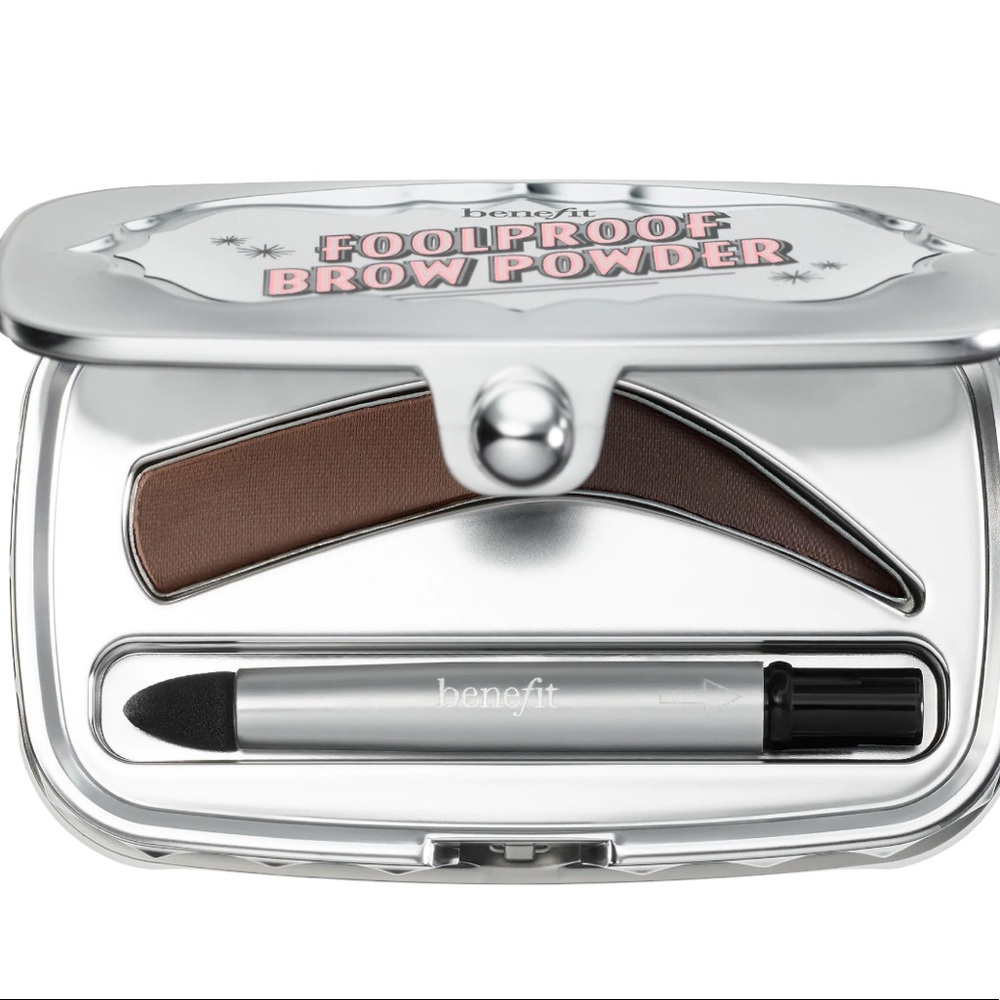 BENEFIT COSMETICS
Foolproof Brow Powder